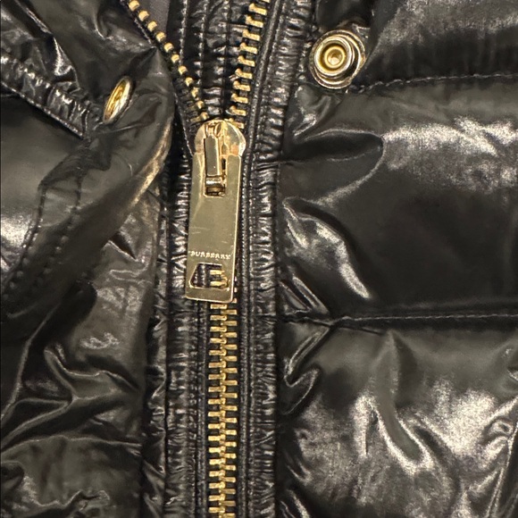 BURBERRY BELTED PUFFER VEST FUR HOOD - Picture 7 of 10